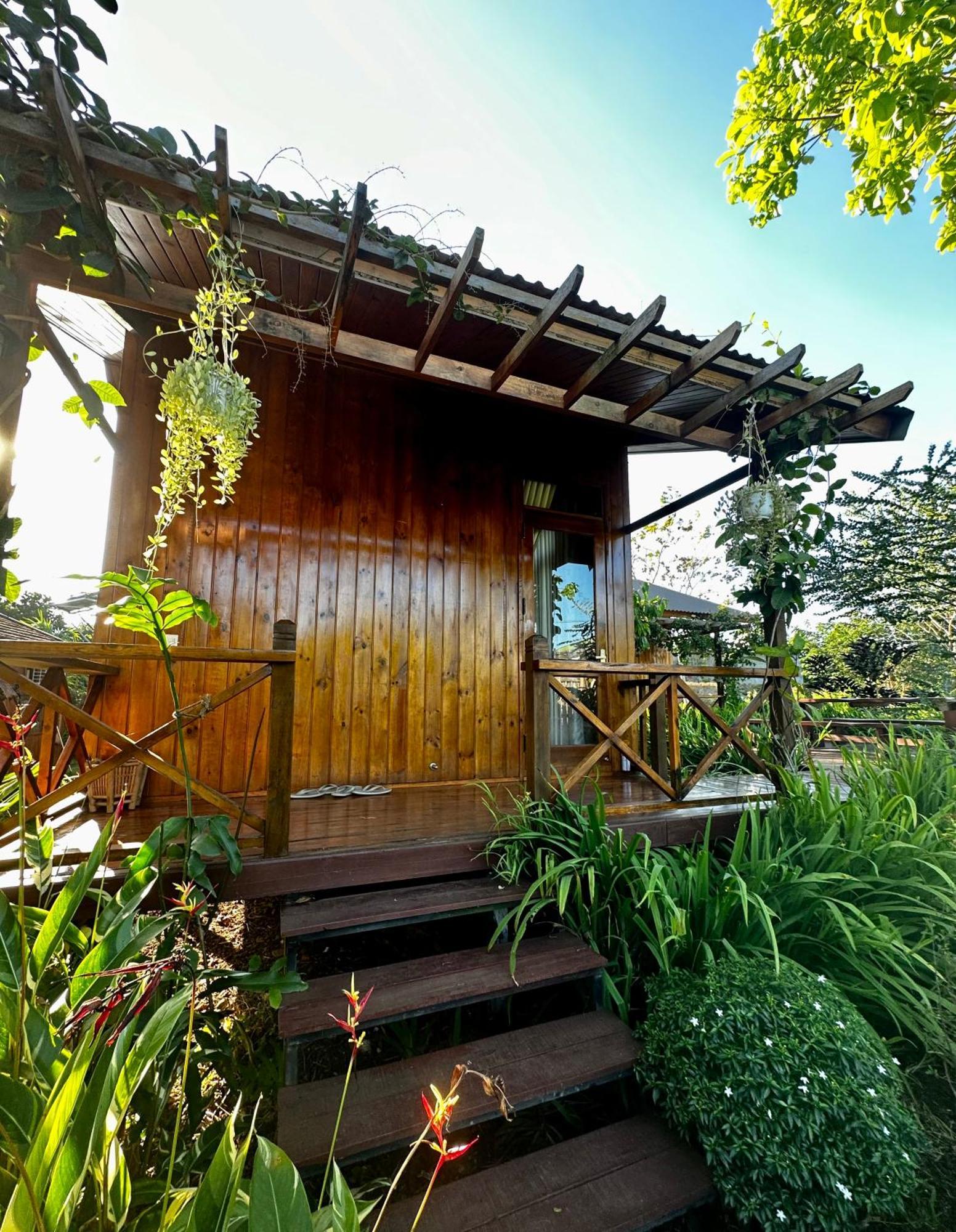 Dugiang Homestay Buôn Ma Thuột Exteriör bild